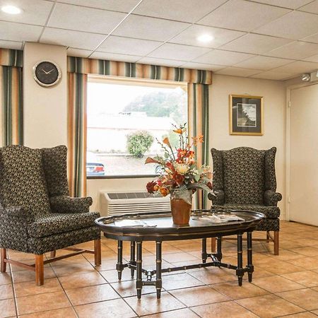 Econo Lodge Inn & Suites At Fort Moore Columbus Exteriér fotografie