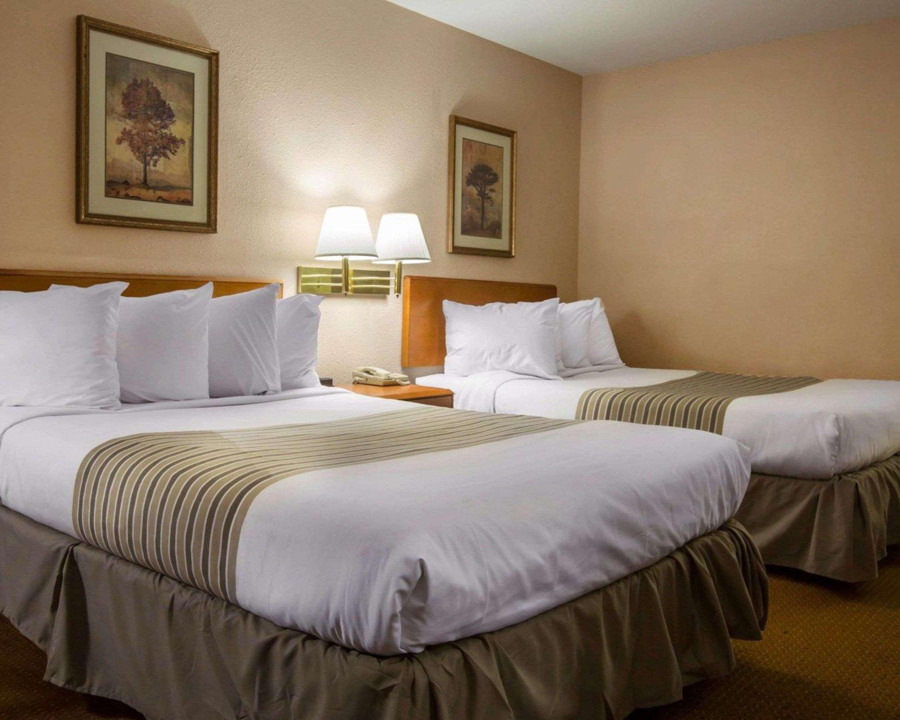 Econo Lodge Inn & Suites At Fort Moore Columbus Exteriér fotografie