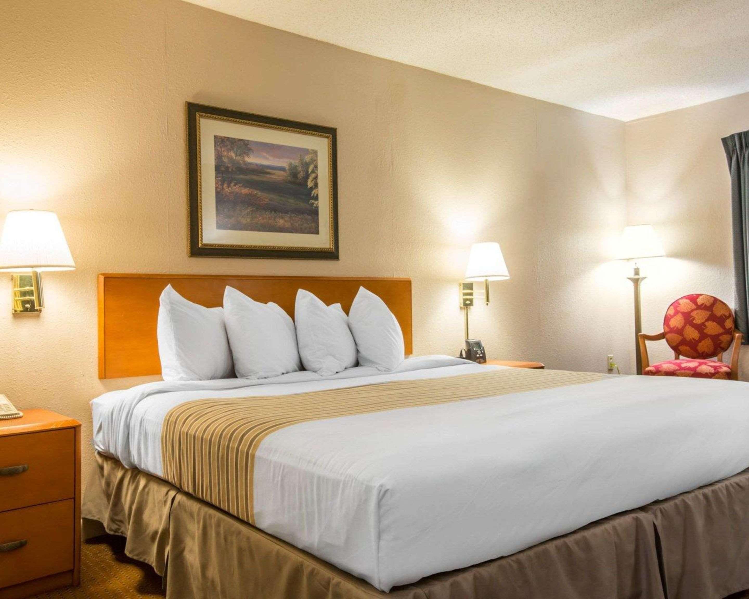 Econo Lodge Inn & Suites At Fort Moore Columbus Exteriér fotografie
