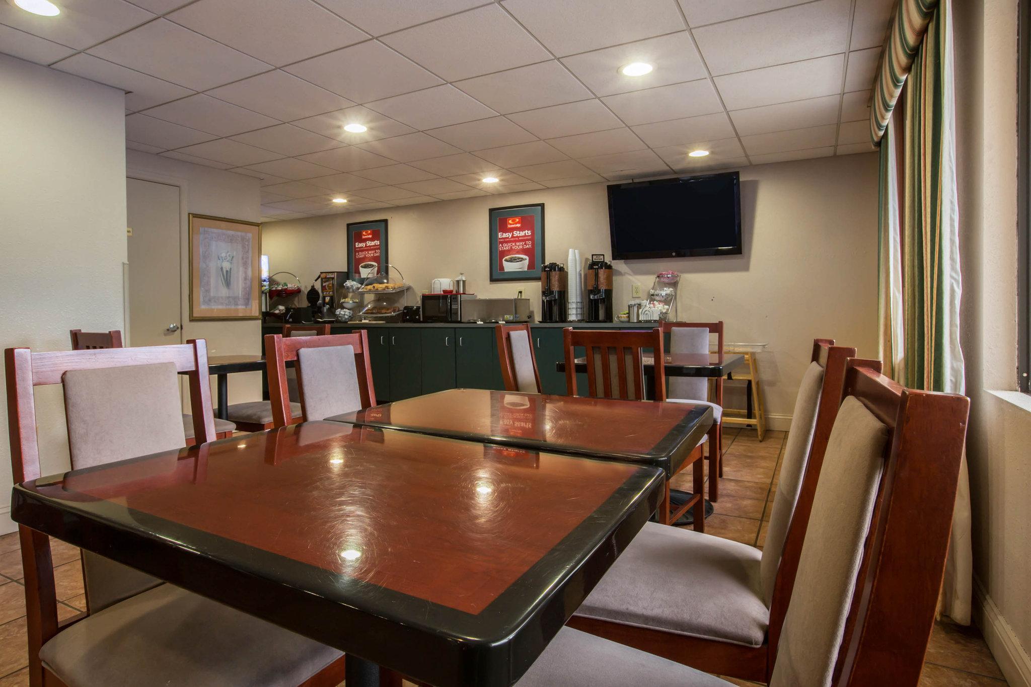 Econo Lodge Inn & Suites At Fort Moore Columbus Exteriér fotografie