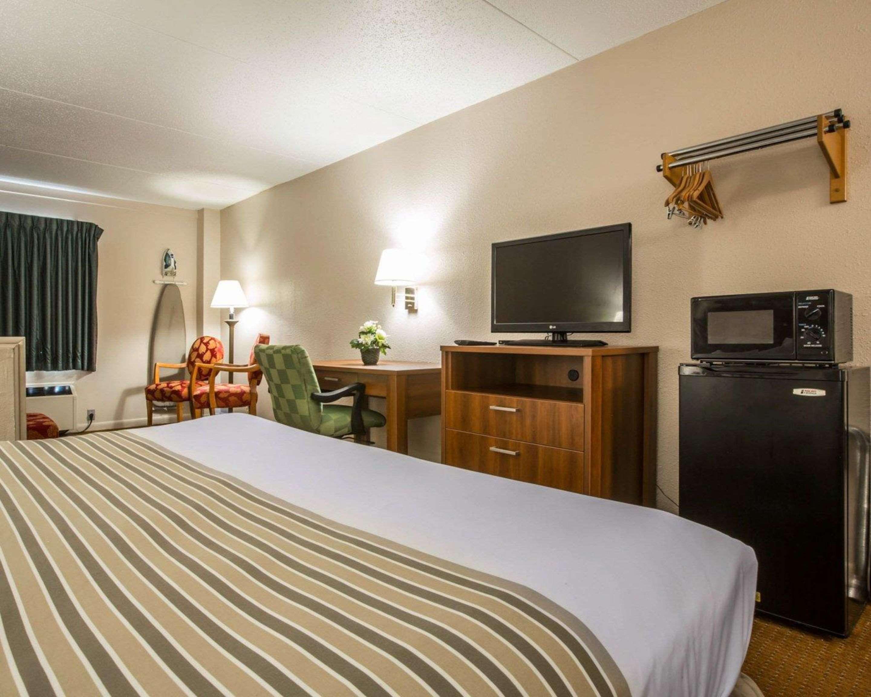 Econo Lodge Inn & Suites At Fort Moore Columbus Exteriér fotografie
