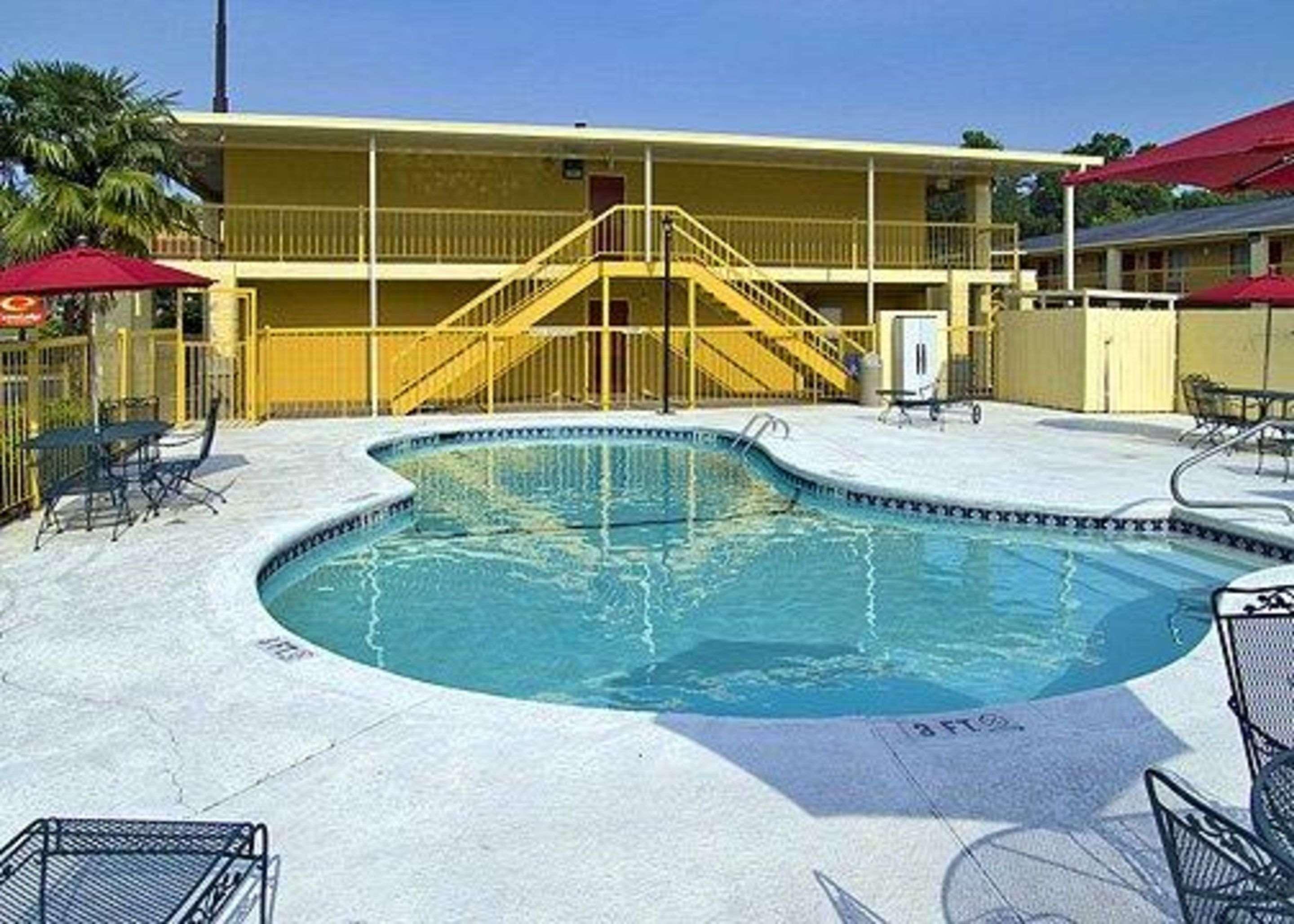 Econo Lodge Inn & Suites At Fort Moore Columbus Exteriér fotografie