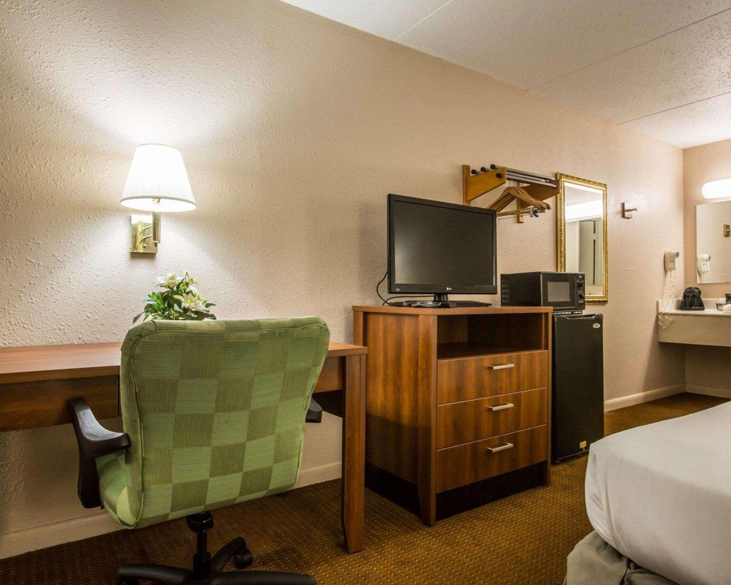 Econo Lodge Inn & Suites At Fort Moore Columbus Exteriér fotografie