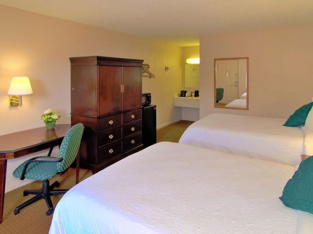 Econo Lodge Inn & Suites At Fort Moore Columbus Exteriér fotografie