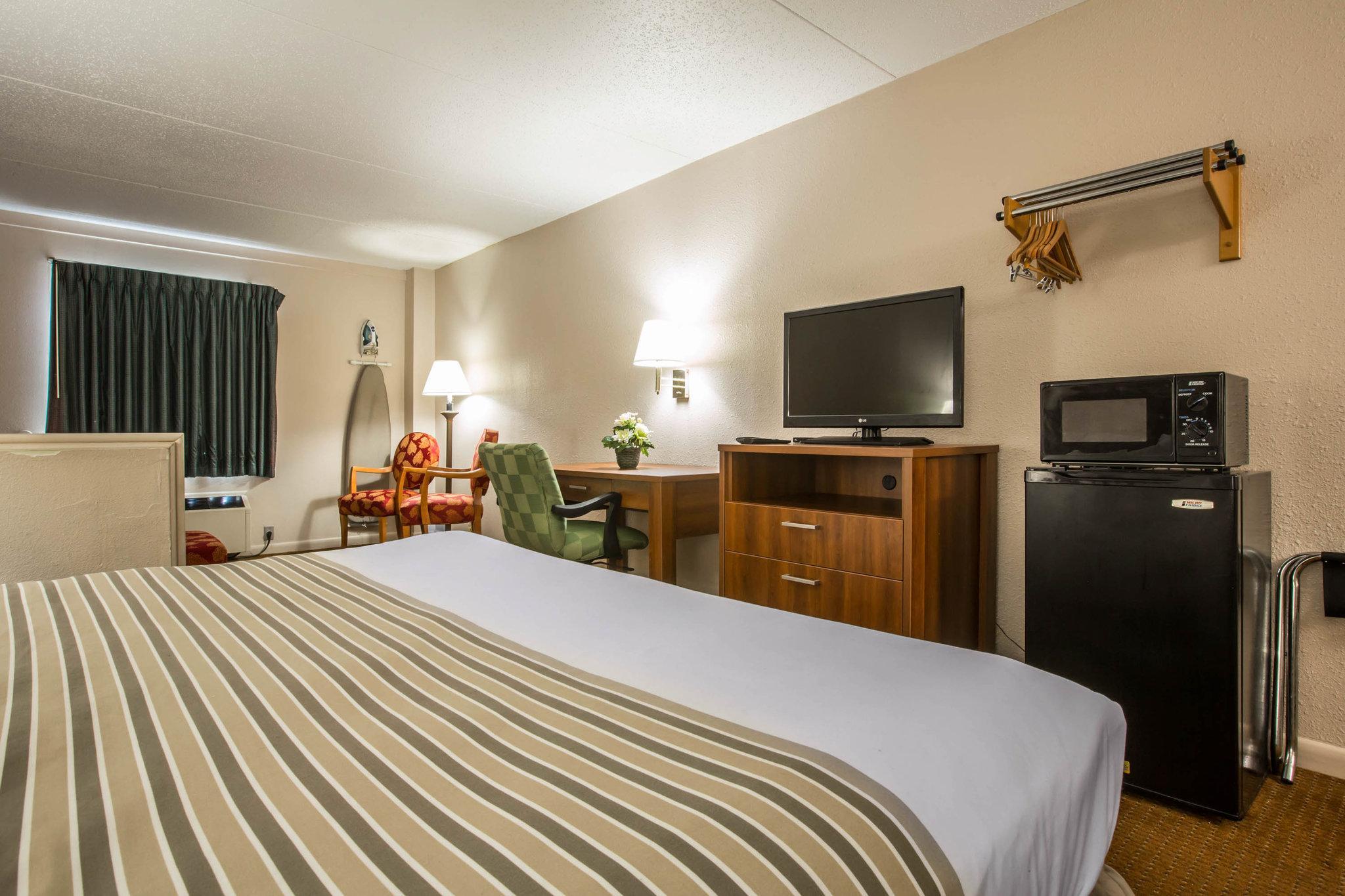 Econo Lodge Inn & Suites At Fort Moore Columbus Exteriér fotografie