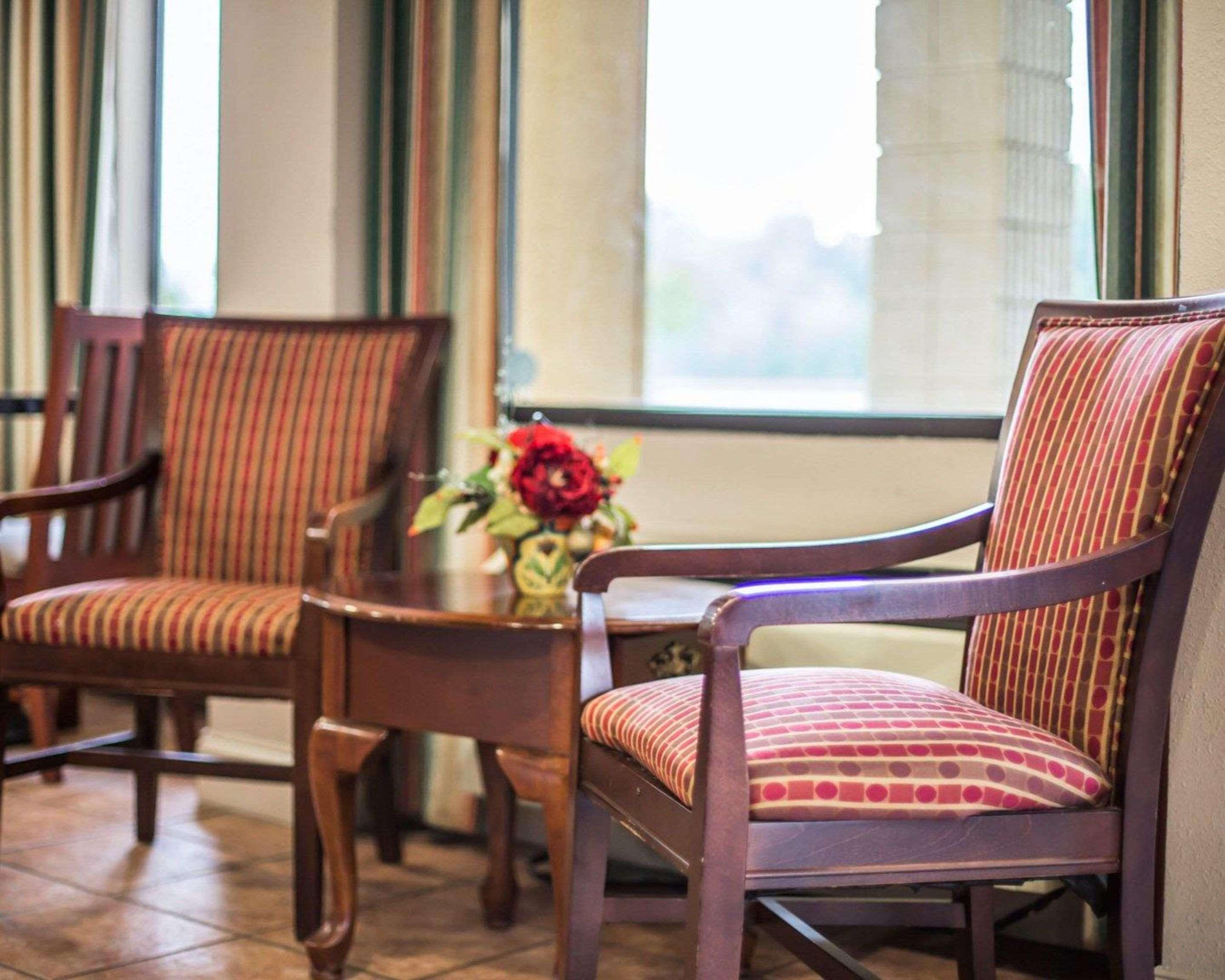 Econo Lodge Inn & Suites At Fort Moore Columbus Exteriér fotografie