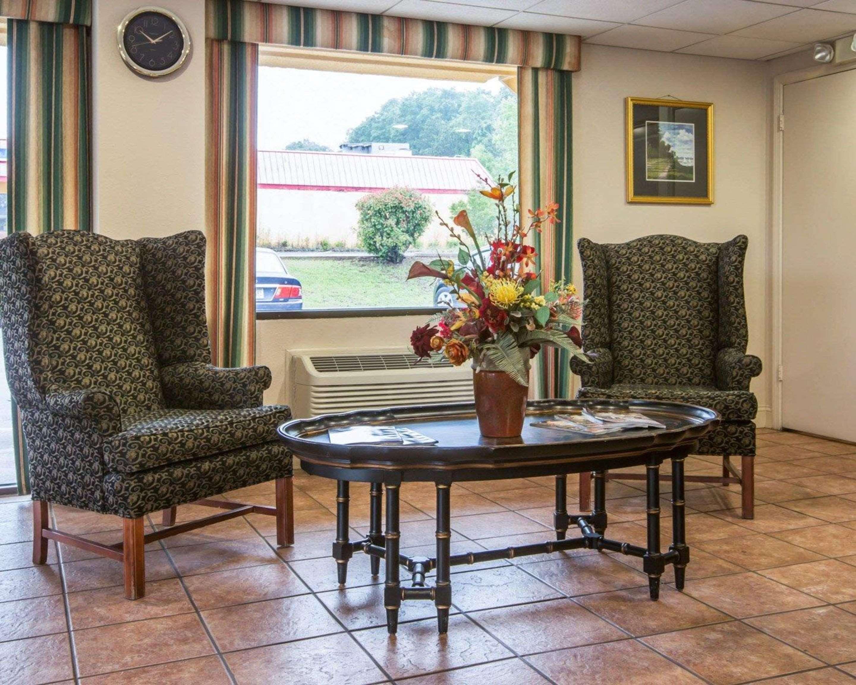Econo Lodge Inn & Suites At Fort Moore Columbus Exteriér fotografie